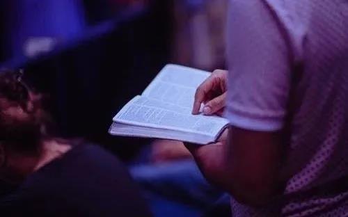 基督徒必须参加聚会吗？