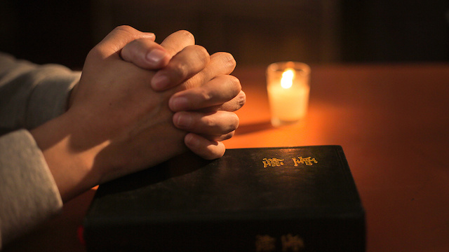 灵修：常常祷告不灰心，单纯信靠永跟随（路18）￼ 